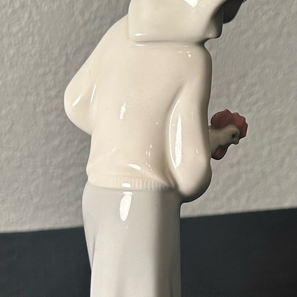 LLADRO Shepherdess Girl With Rooster Figurine 4677 Glossy Finish - Picture 2 of 7